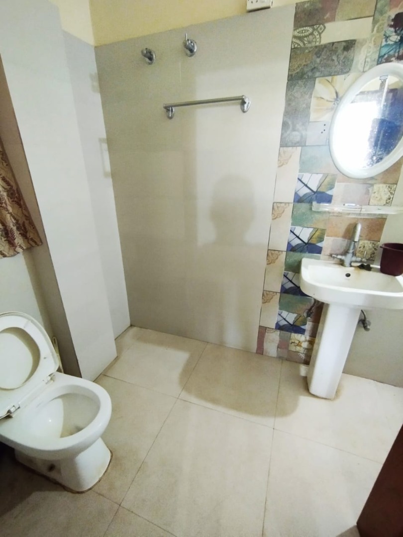 Unfurnished 4bhk in Divine Lane, Bagharbari, Guwahati, Assam, India for Rent